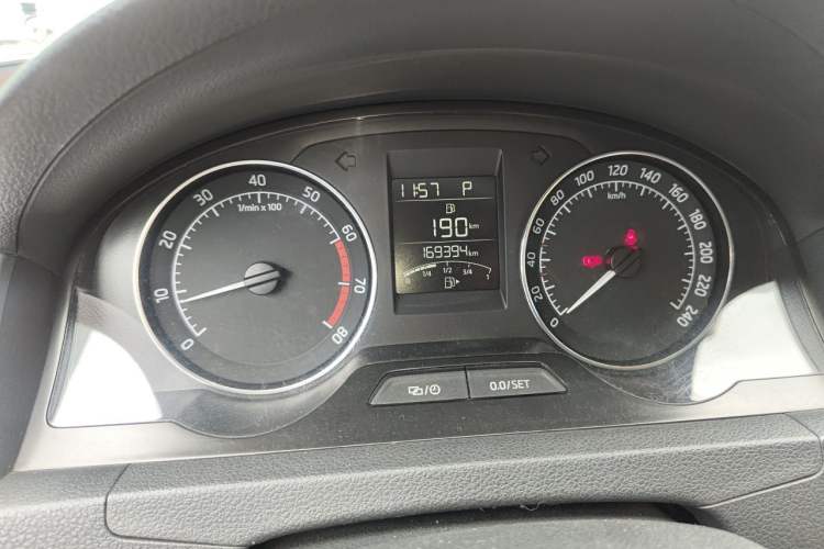 Used Skoda Rapid Spaceback 2014 1.6L Automatic Enjoyment Edition Instrument Cluster