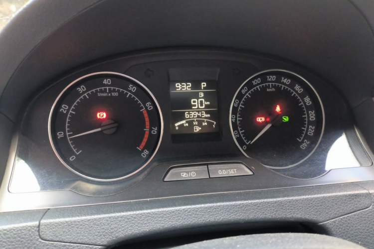 Used Skoda Rapid Spaceback 2014 1.6L Automatic Enjoyment Edition Instrument Cluster