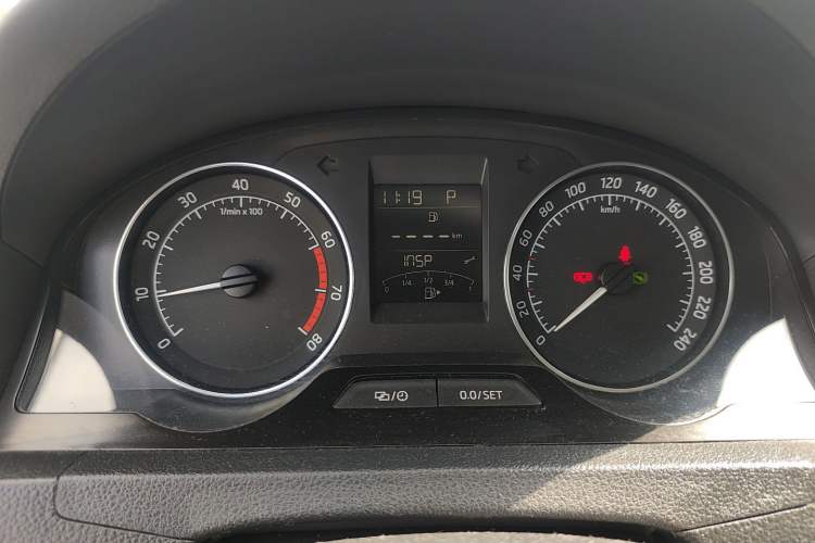 Used Skoda Rapid Spaceback 2014 1.6L Automatic Enjoyment Edition Instrument Cluster