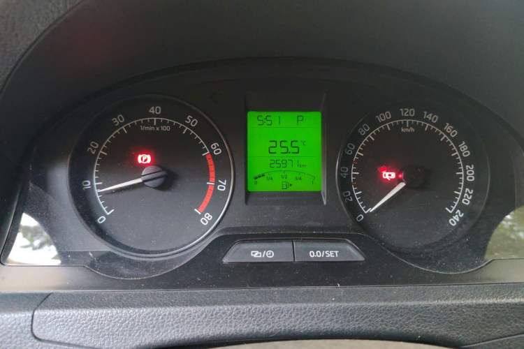 Used Skoda Rapid Spaceback 2014 1.6L Automatic Enjoyment Edition Instrument Cluster