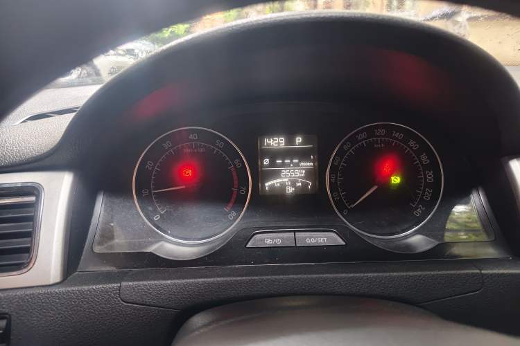 Used Skoda Rapid Spaceback 2014 1.6L Automatic Enjoyment Edition Instrument Cluster