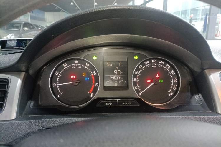 Used Skoda Rapid Spaceback 2014 1.6L Automatic Enjoyment Edition Instrument Cluster