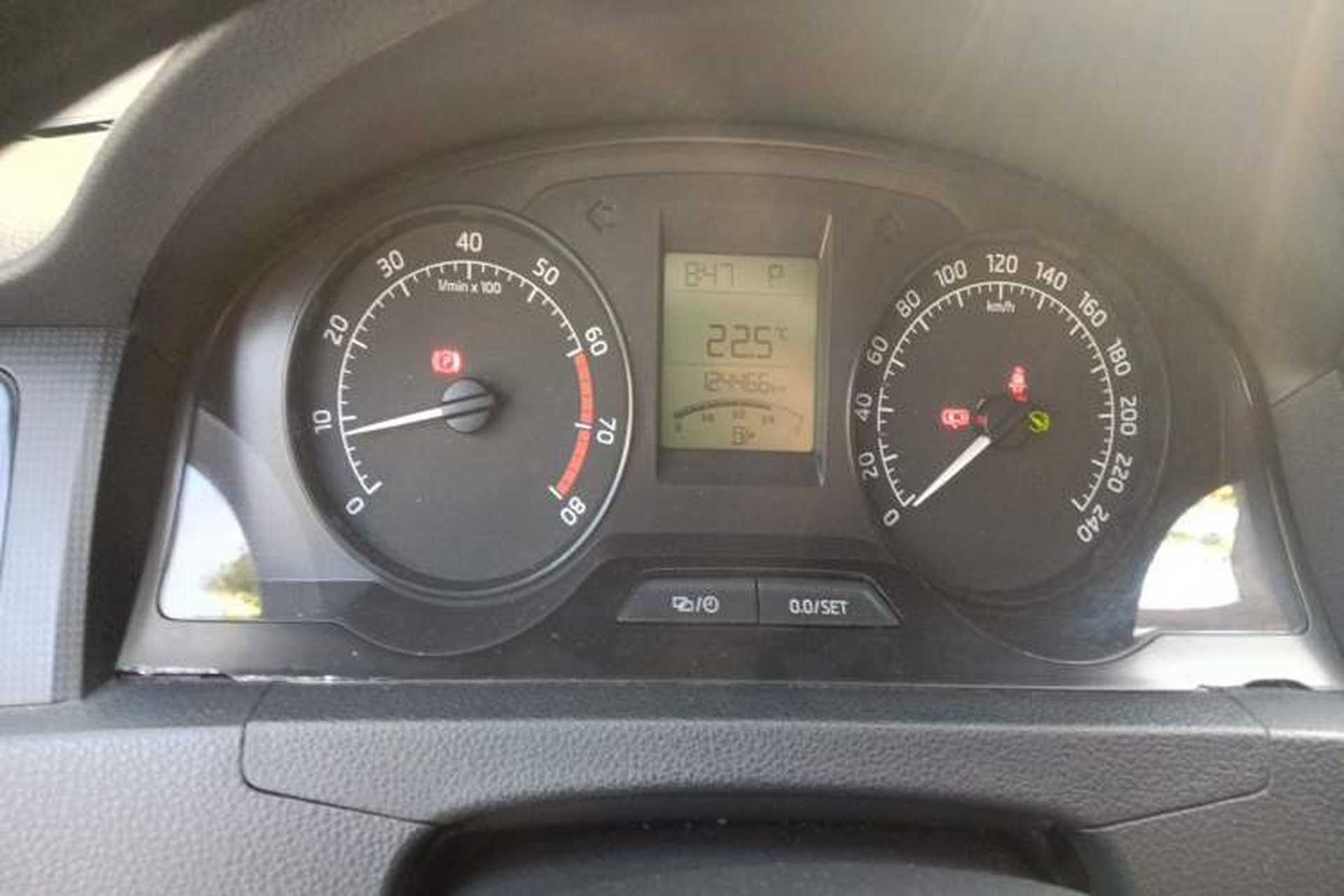 Used Skoda Rapid Spaceback 2014 1.6L Automatic Enjoyment Edition Instrument Cluster