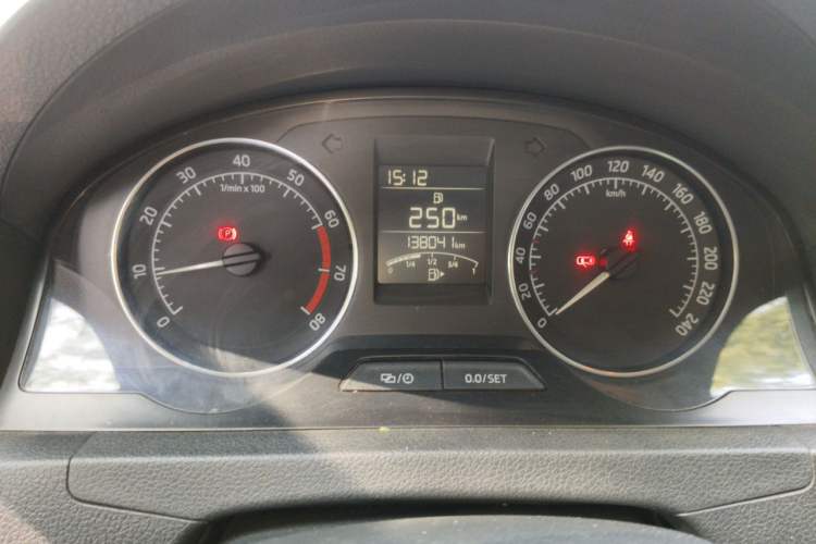Used Skoda Rapid Spaceback 2014 1.6L Manual Enjoyment Edition Instrument Cluster