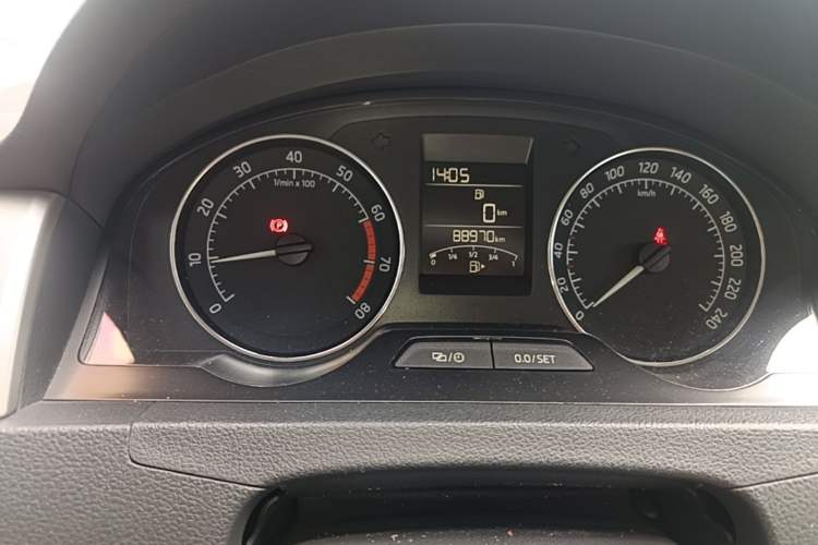 Used Skoda Rapid Spaceback 2014 1.6L Manual Enjoyment Edition Instrument Cluster