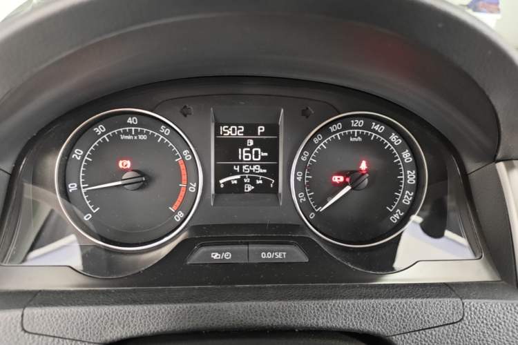 Used Skoda Rapid Spaceback 2014 1.6L Automatic Enjoyment Edition Instrument Cluster