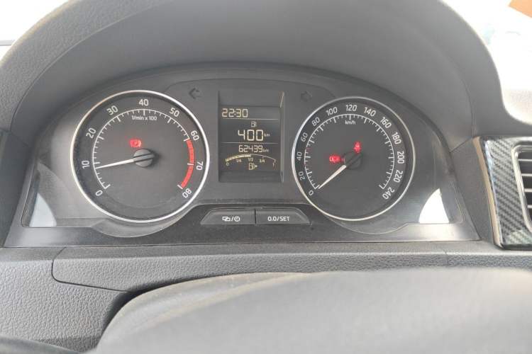 Used Skoda Rapid Spaceback 2014 1.6L Manual Enjoyment Edition Instrument Cluster
