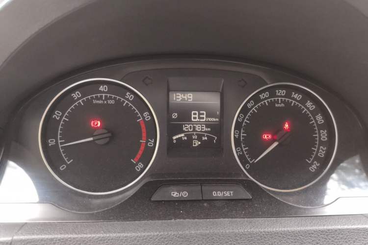 Used Skoda Rapid Spaceback 2014 1.6L Manual Enjoyment Edition Instrument Cluster