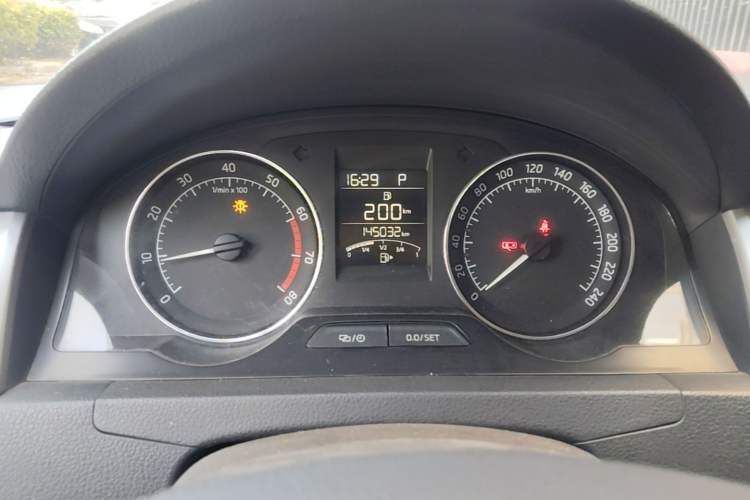 Used Skoda Rapid Spaceback 2014 1.6L Automatic Enjoyment Edition Instrument Cluster