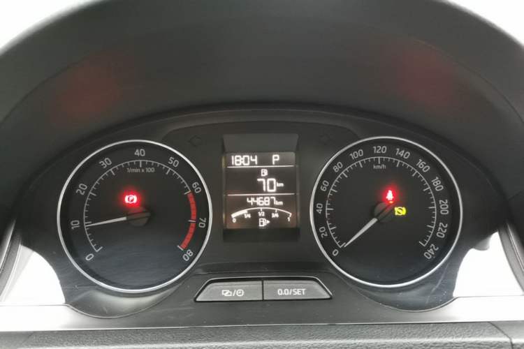 Used Skoda Rapid Spaceback 2014 1.6L Automatic Enjoyment Edition Instrument Cluster