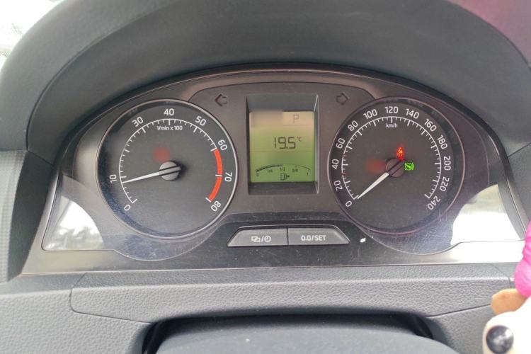 Used Skoda Rapid Spaceback 2014 1.6L Automatic Enjoyment Edition Instrument Cluster