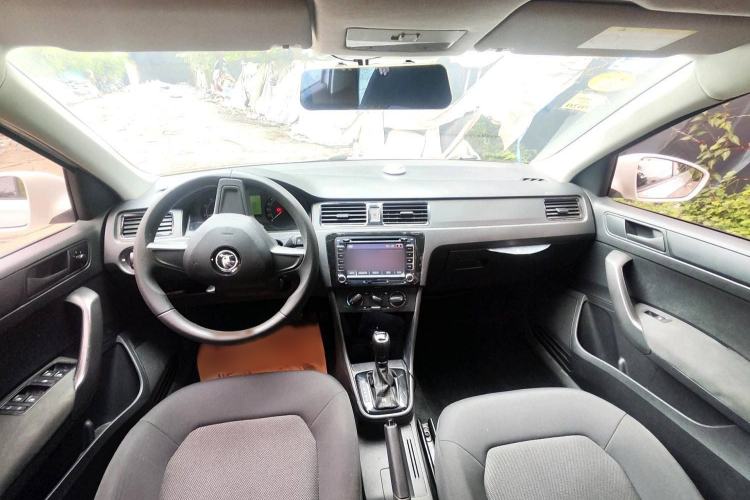 Used Skoda Rapid Spaceback 2014 1.6L Automatic Enjoyment Edition Interior 1