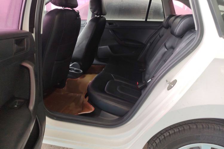 Used Skoda Rapid Spaceback 2014 1.6L Manual Enjoyment Edition Interior 1