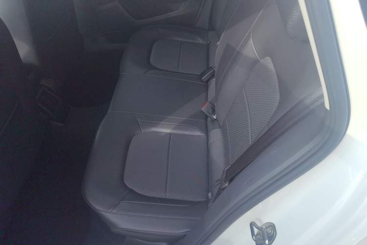 Used Skoda Rapid Spaceback 2014 1.6L Automatic Enjoyment Edition Interior 1