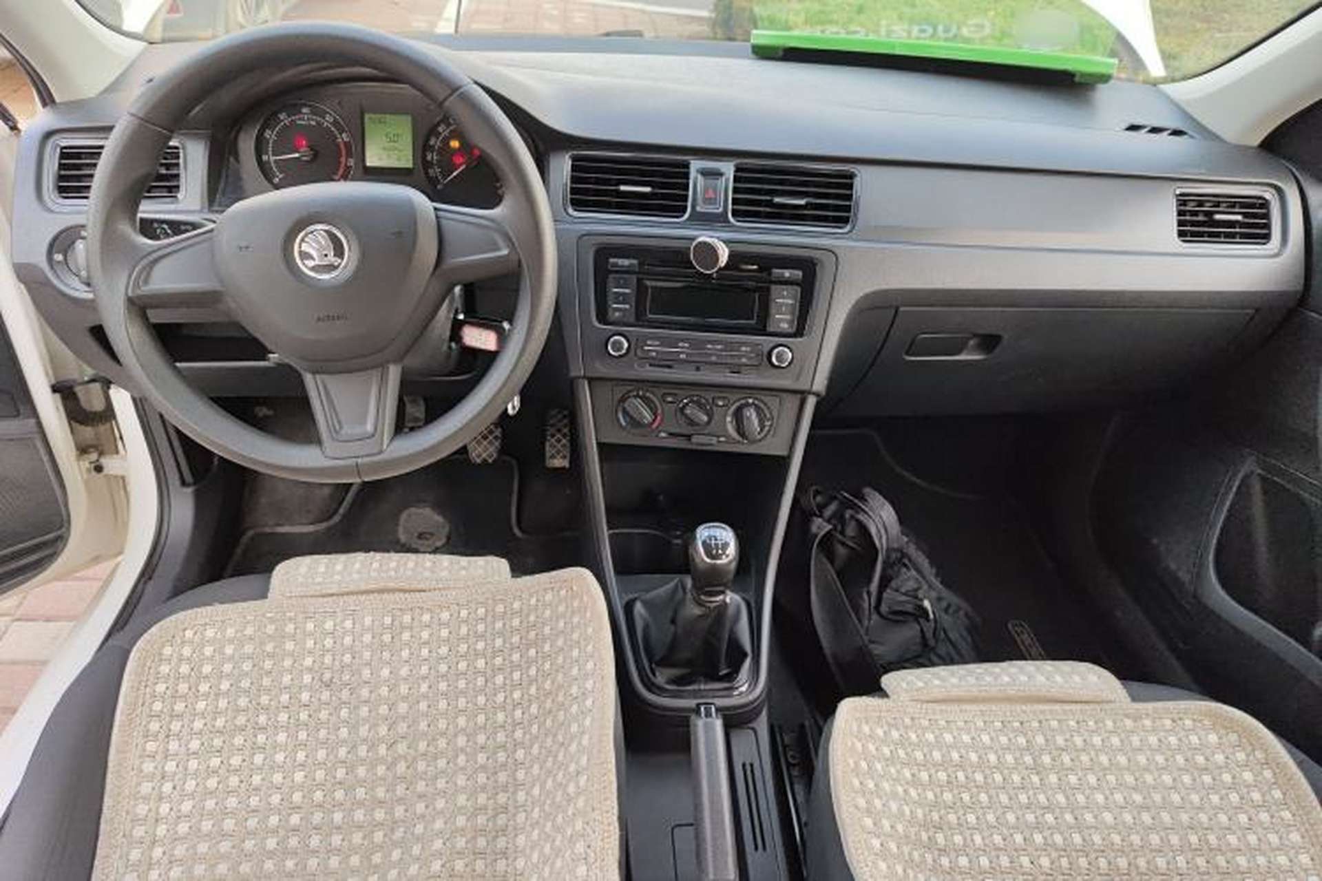 Used Skoda Rapid Spaceback 2014 1.6L Manual Enjoyment Edition Interior 2