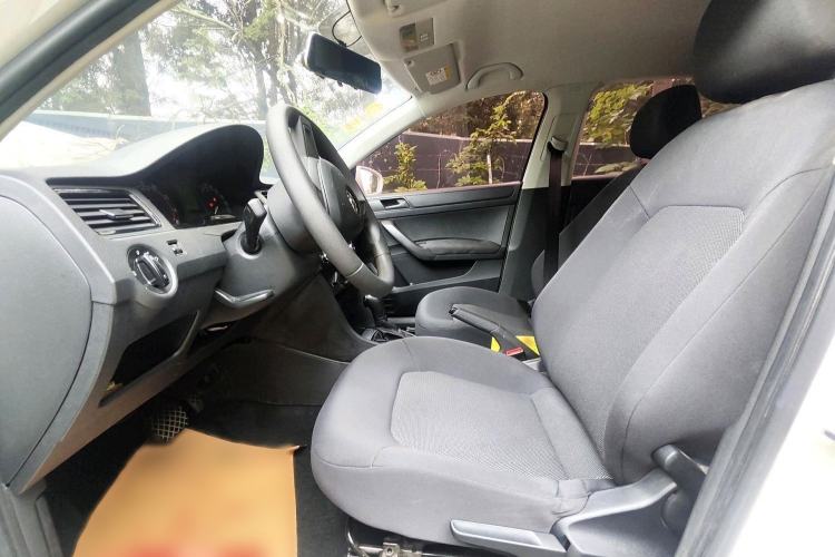 Used Skoda Rapid Spaceback 2014 1.6L Automatic Enjoyment Edition Interior 2