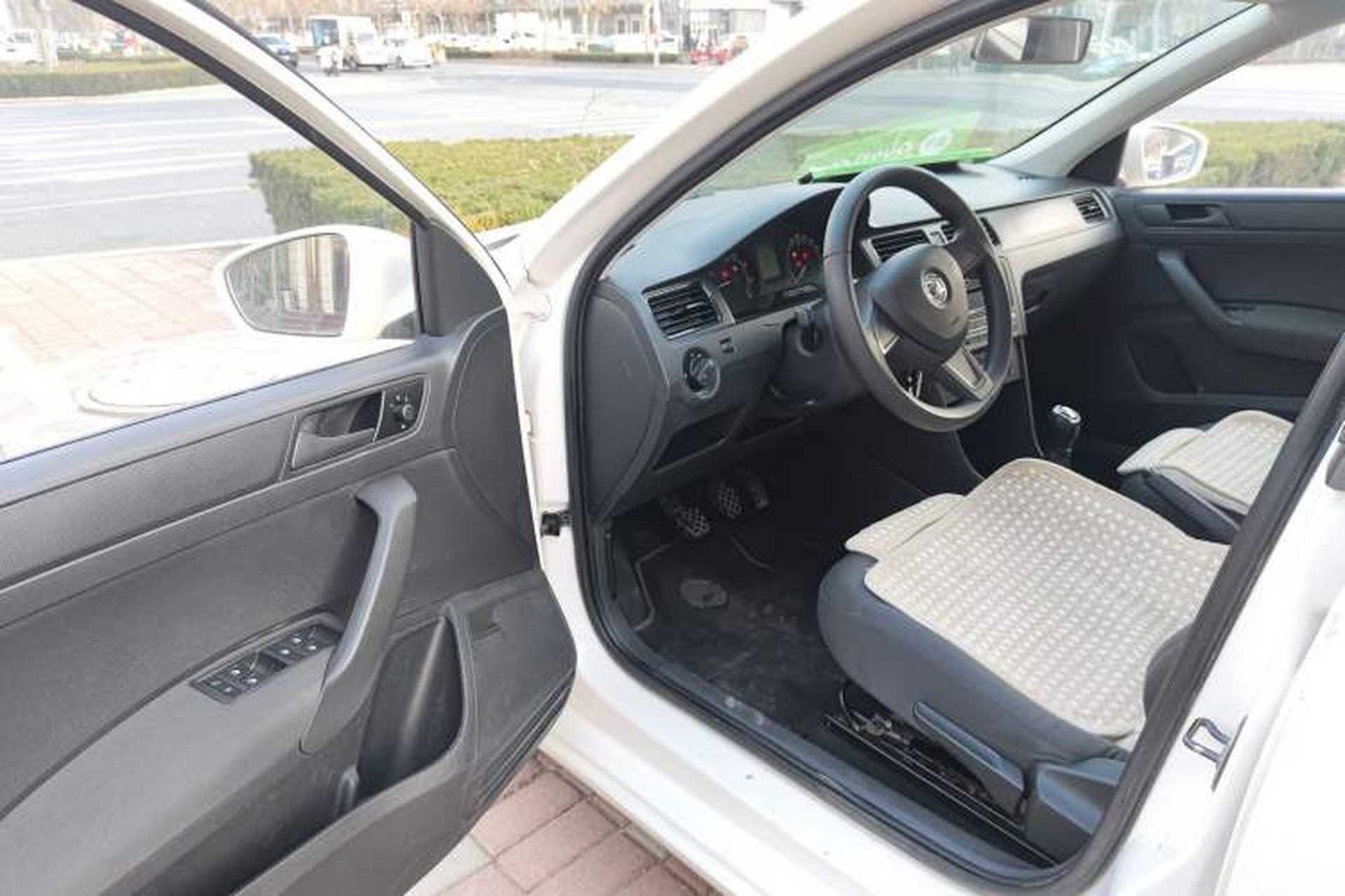 Used Skoda Rapid Spaceback 2014 1.6L Manual Enjoyment Edition Interior 3
