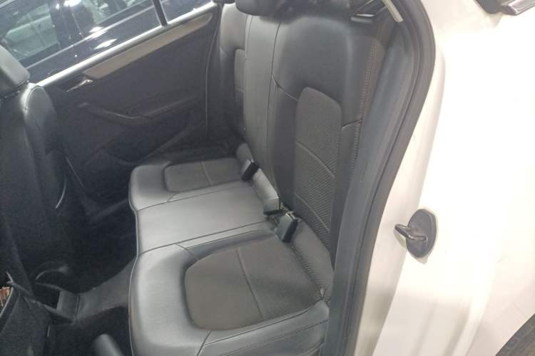 Used Skoda Rapid Spaceback 2014 1.6L Automatic Enjoyment Edition Interior 4