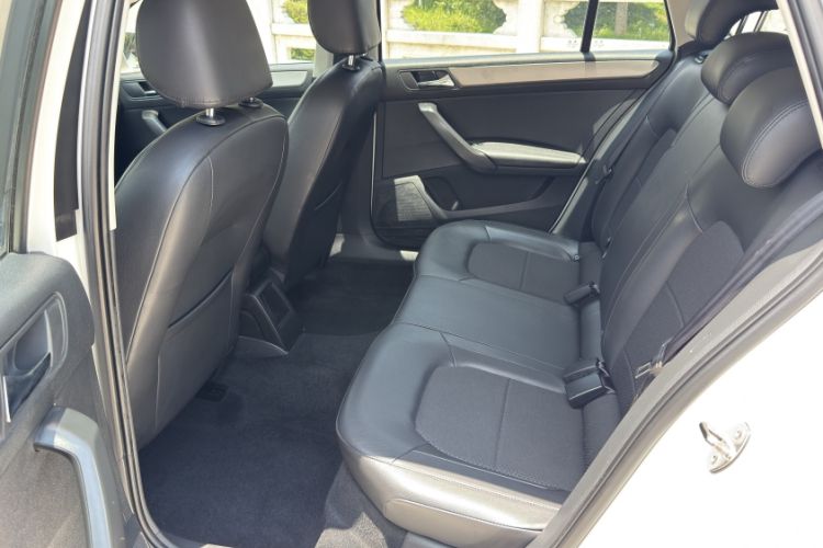 Used Skoda Rapid Spaceback 2014 1.6L Automatic Enjoyment Edition Interior 6
