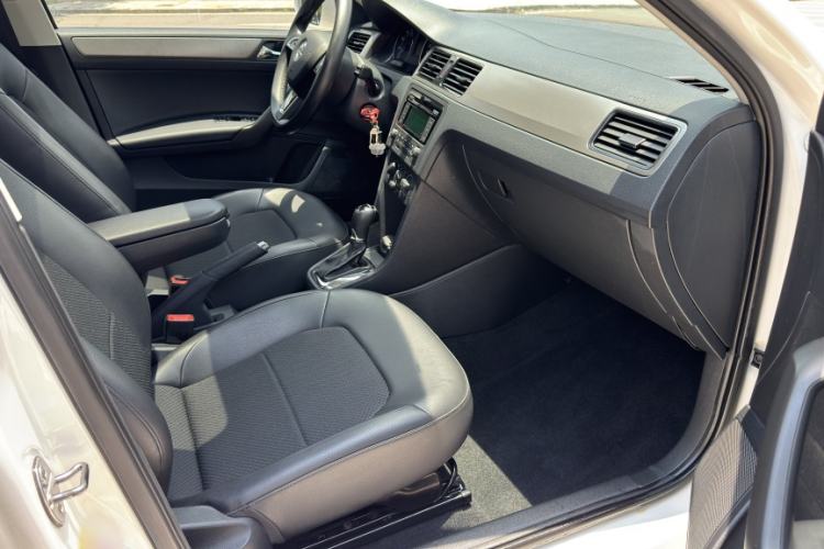 Used Skoda Rapid Spaceback 2014 1.6L Automatic Enjoyment Edition Interior 9