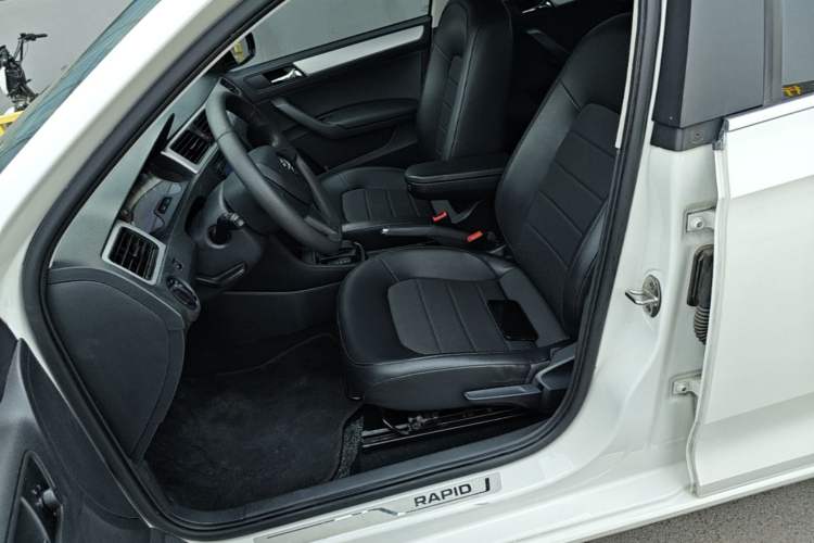 Used Skoda Rapid Spaceback 2014 1.4 TSI DSG Comfort Edition Left Front Seat