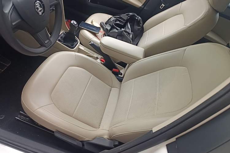 Used Skoda Rapid Spaceback 2014 1.6L Manual Enjoyment Edition Left Front Seat