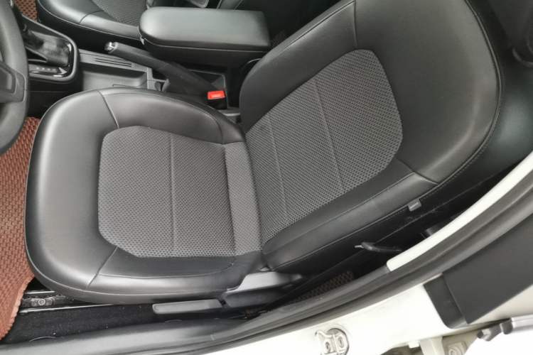 Used Skoda Rapid Spaceback 2014 1.6L Automatic Enjoyment Edition Left Front Seat