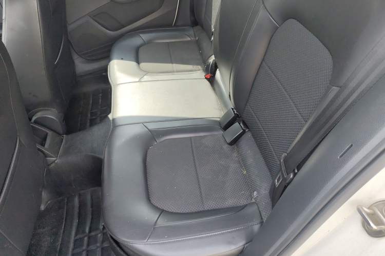 Used Skoda Rapid Spaceback 2014 1.6L Automatic Enjoyment Edition Left Rear Seat
