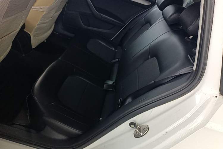 Used Skoda Rapid Spaceback 2014 1.6L Automatic Enjoyment Edition Left Rear Seat