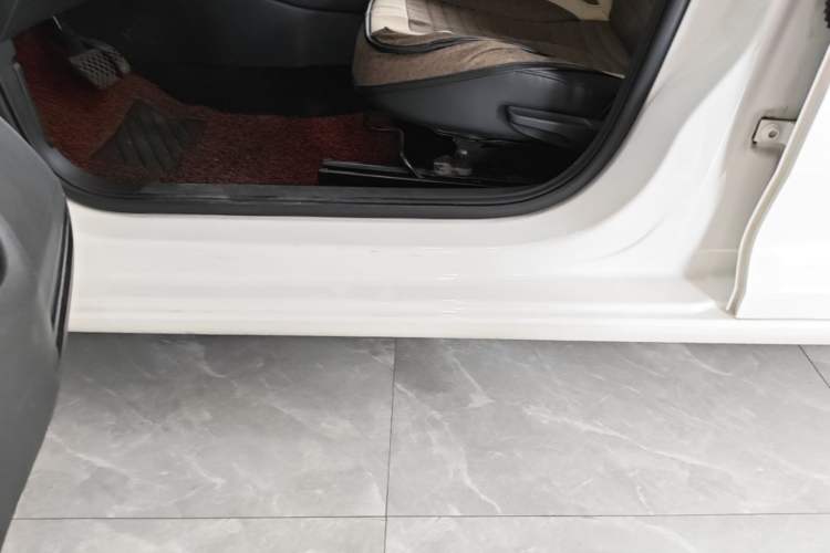 Used Skoda Rapid Spaceback 2014 1.6L Automatic Enjoyment Edition Left Side Sill