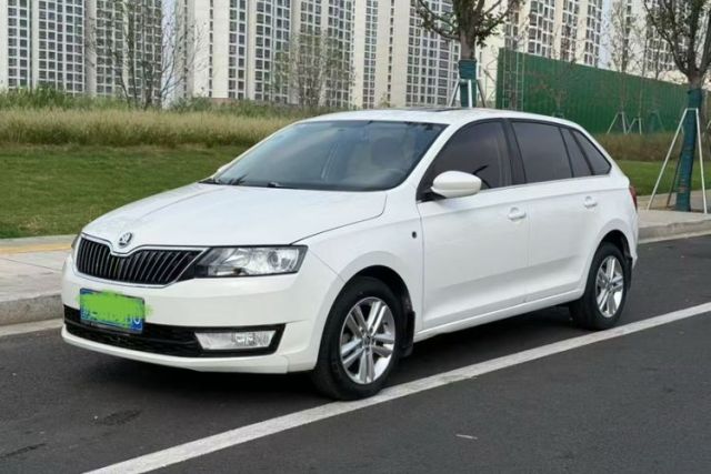 Used Skoda Rapid Spaceback 2014 1.6L Automatic Enjoyment Edition