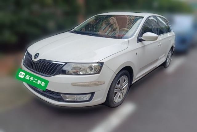 Used Skoda Rapid Spaceback 2014 1.6L Automatic Enjoyment Edition