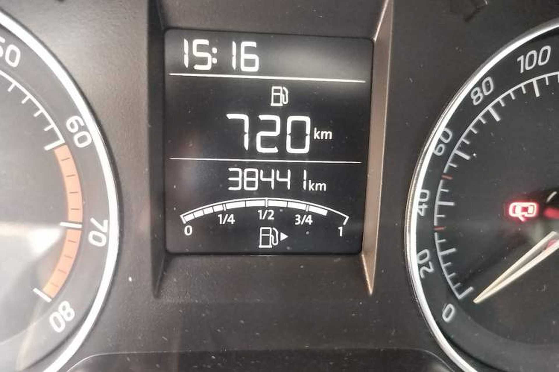 Used Skoda Rapid Spaceback 2014 1.6L Manual Enjoyment Edition Odometer Close Up