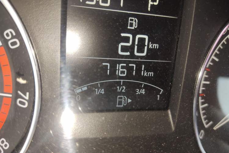 Used Skoda Rapid Spaceback 2014 1.6L Automatic Enjoyment Edition Odometer Close Up