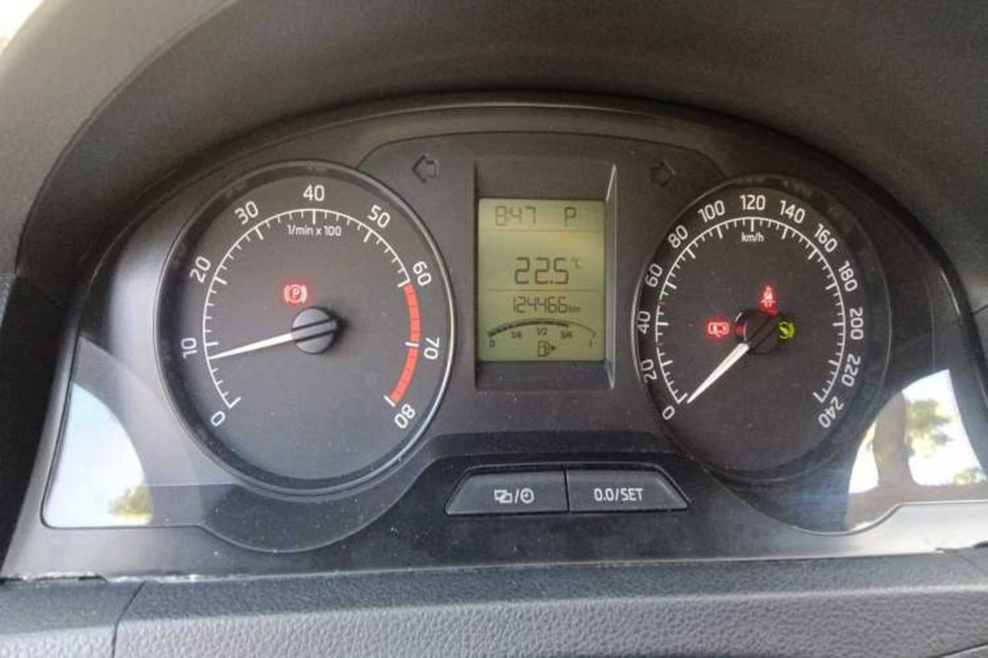 Used Skoda Rapid Spaceback 2014 1.6L Automatic Enjoyment Edition Odometer Close Up