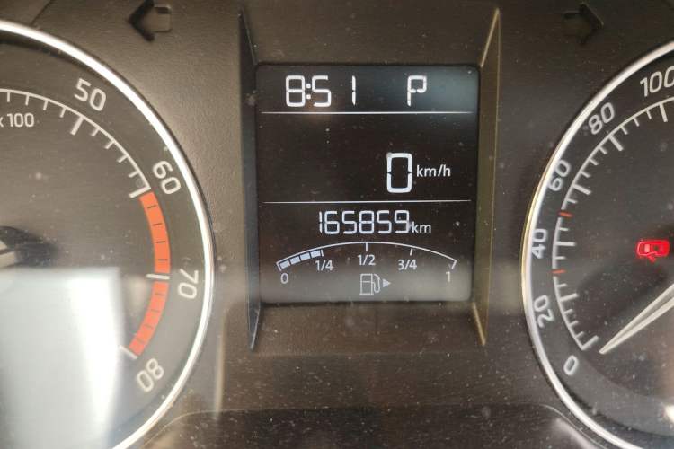 Used Skoda Rapid Spaceback 2014 1.6L Automatic Enjoyment Edition Odometer Close Up
