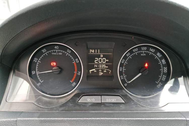 Used Skoda Rapid Spaceback 2014 1.6L Manual Enjoyment Edition Odometer Close Up