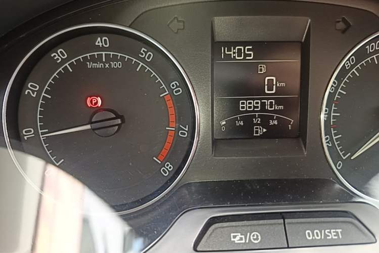 Used Skoda Rapid Spaceback 2014 1.6L Manual Enjoyment Edition Odometer Close Up