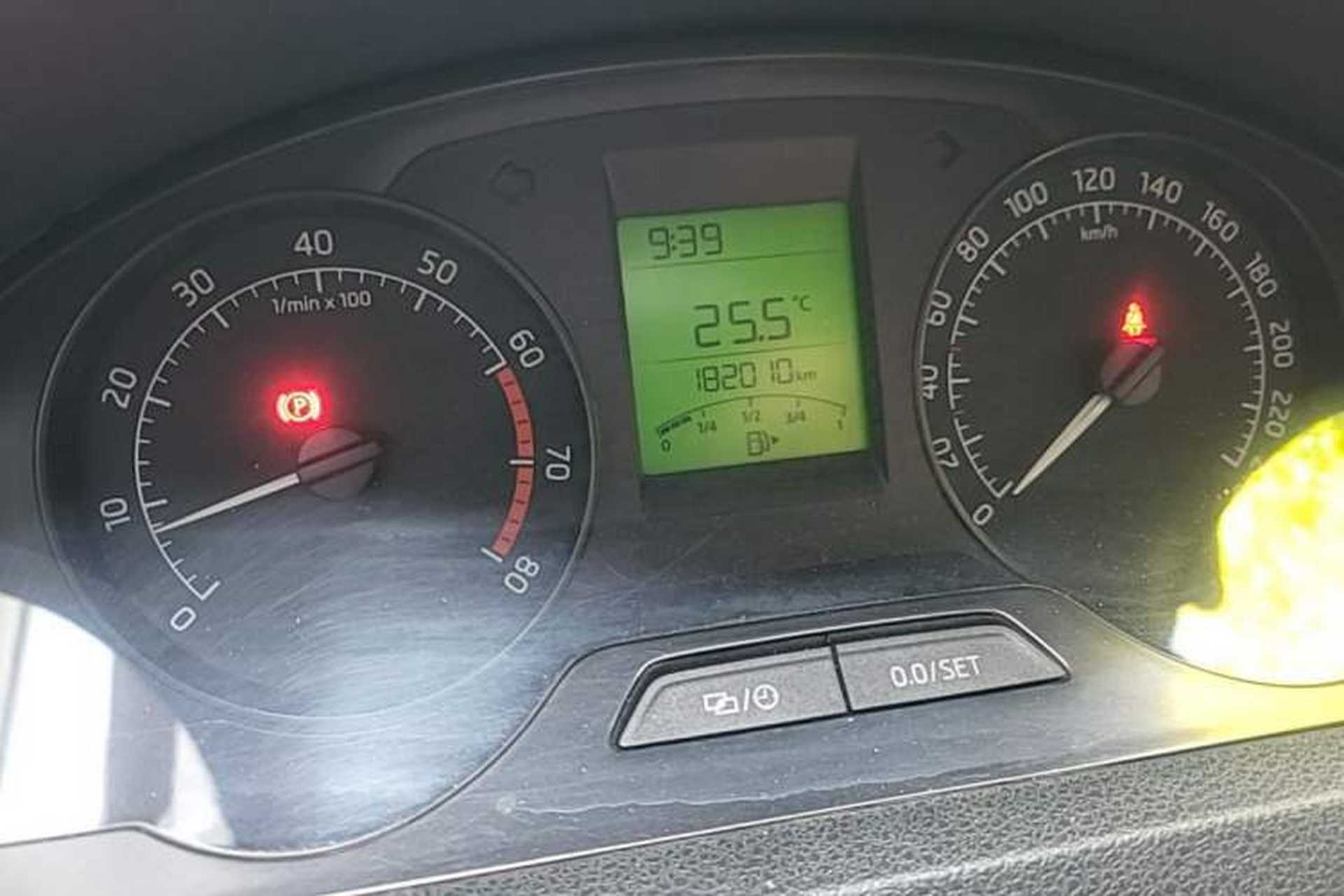 Used Skoda Rapid Spaceback 2014 1.6L Manual Enjoyment Edition Odometer Close Up