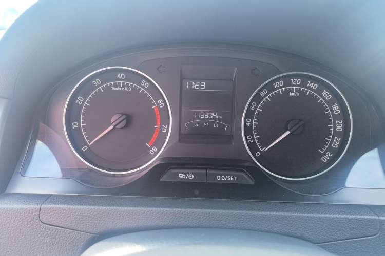 Used Skoda Rapid Spaceback 2014 1.6L Automatic Enjoyment Edition Odometer Close Up
