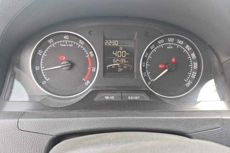Used Skoda Rapid Spaceback 2014 1.6L Manual Enjoyment Edition Odometer Close Up