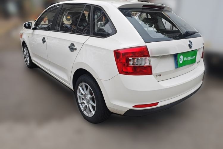 Used Skoda Rapid Spaceback 2014 1.4TSI DSG Enjoyment Edition Rear Left 45 Deg
