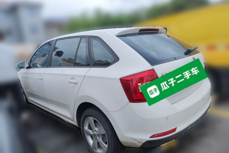 Used Skoda Rapid Spaceback 2014 1.6L Automatic Enjoyment Edition Rear Left 45 Deg