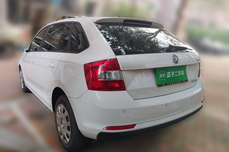 Used Skoda Rapid Spaceback 2014 1.6L Automatic Enjoyment Edition Rear Left 45 Deg