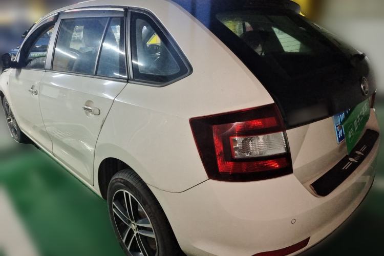 Used Skoda Rapid Spaceback 2014 1.6L Automatic Enjoyment Edition Rear Left 45 Deg