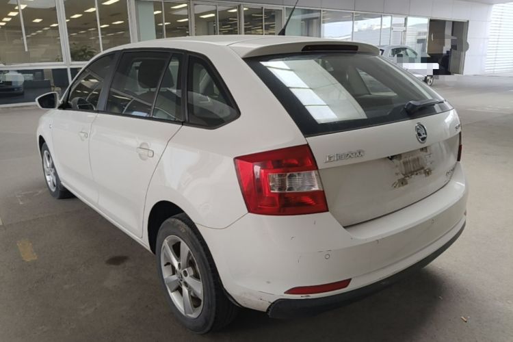 Used Skoda Rapid Spaceback 2014 1.6L Automatic Enjoyment Edition Rear Left 45 Deg