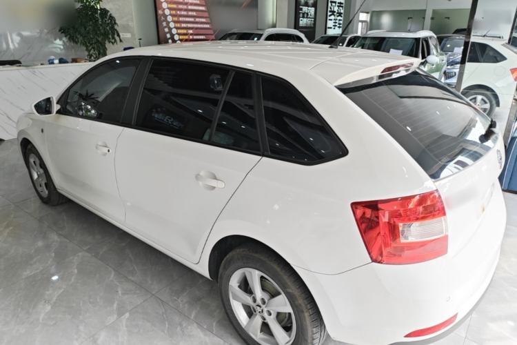 Used Skoda Rapid Spaceback 2014 1.6L Automatic Enjoyment Edition Rear Left 45 Deg