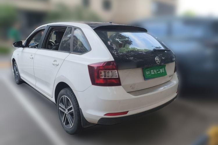Used Skoda Rapid Spaceback 2014 1.6L Manual Enjoyment Edition Rear Left 45 Deg