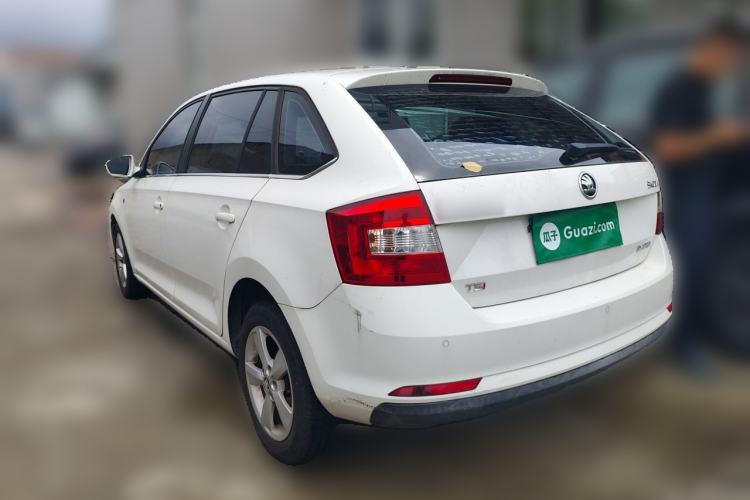 Used Skoda Rapid Spaceback 2014 1.4 TSI DSG Comfort Edition Rear Left 45 Deg