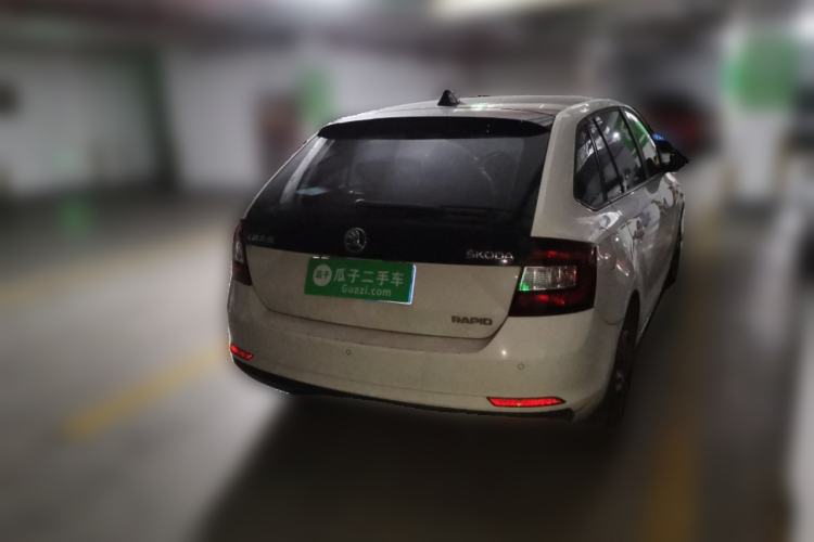 Used Skoda Rapid Spaceback  Rear Right 45 Deg